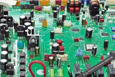 Ansteuerplatine einer mehrkanaligen Ausgabeeinheit