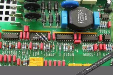 Versorgungsplatine mit analog Ein- / Ausgängen eines Preciese Frequenzumrichters