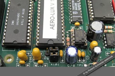 Platine aus der Gebäudeautomation (Oberlicht Fensterregelung in großen Industriehallen für Temperatur, sowie Notschließfunktion im Brandfall)